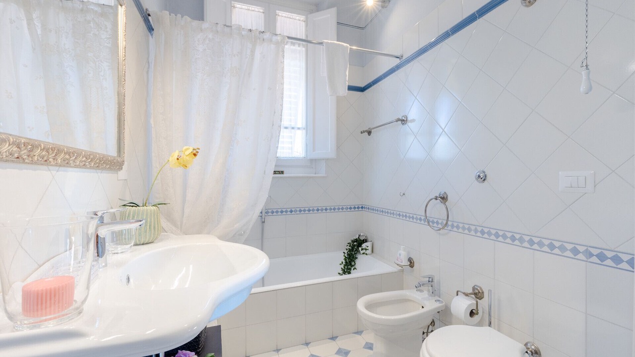 Photo of Bathroom in Lucca Historical Center