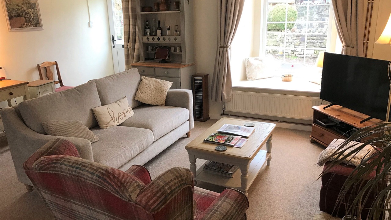 Photo of Livingroom in Compton Dando