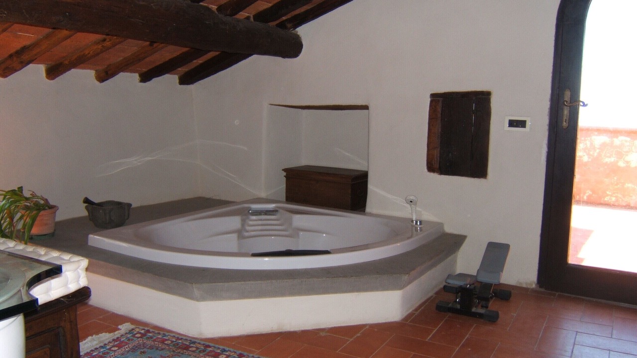Photo of Bathroom in Loro Ciuffenna