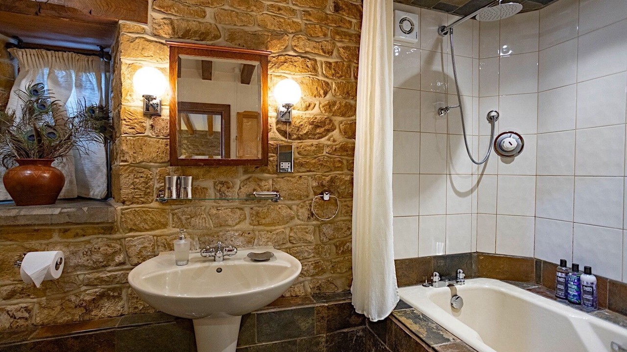 Photo of Bathroom in Sibford Gower