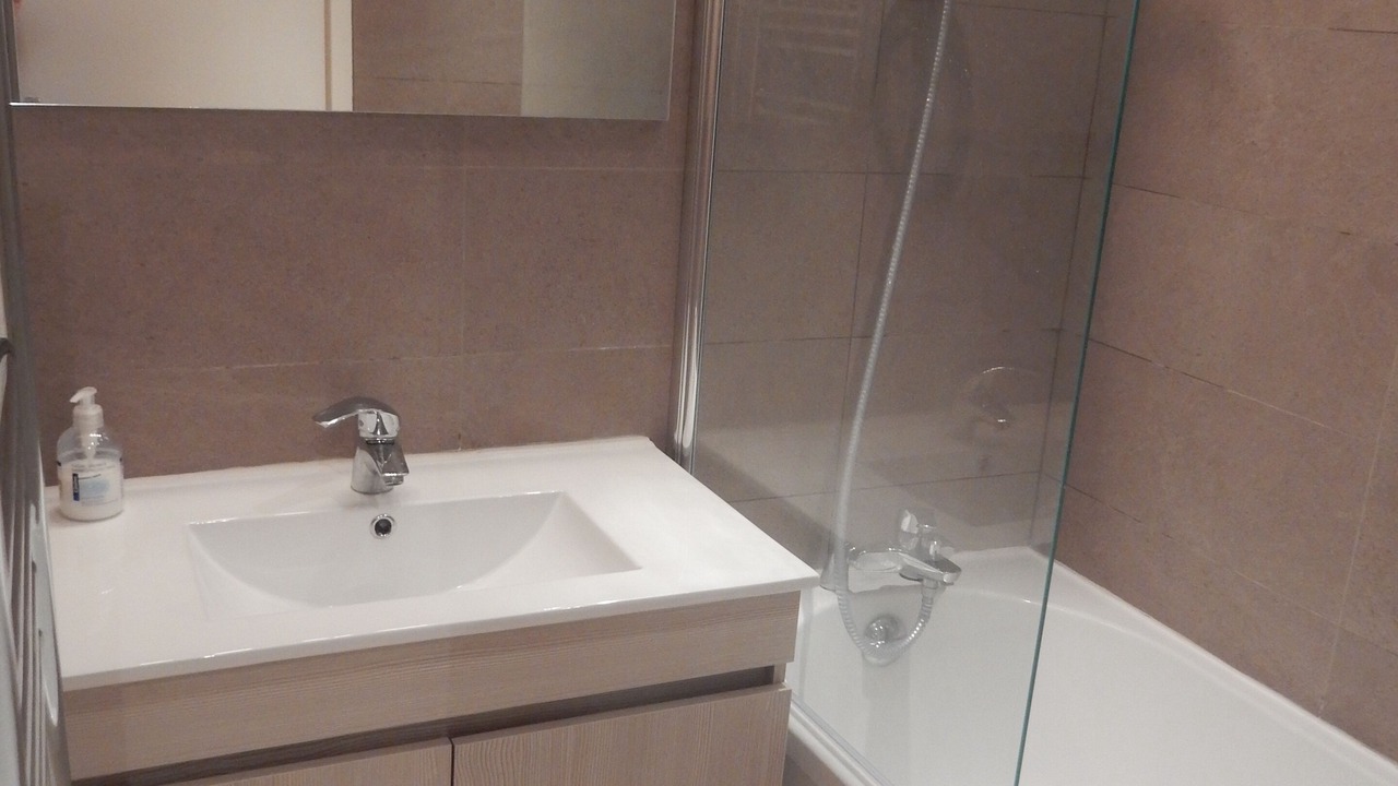 Photo of Bathroom in Polruan