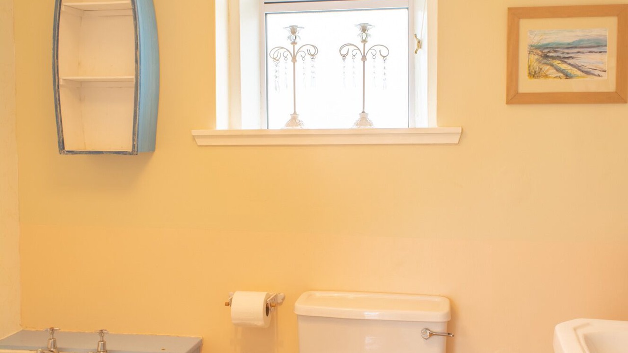 Photo of Bathroom in Caroy