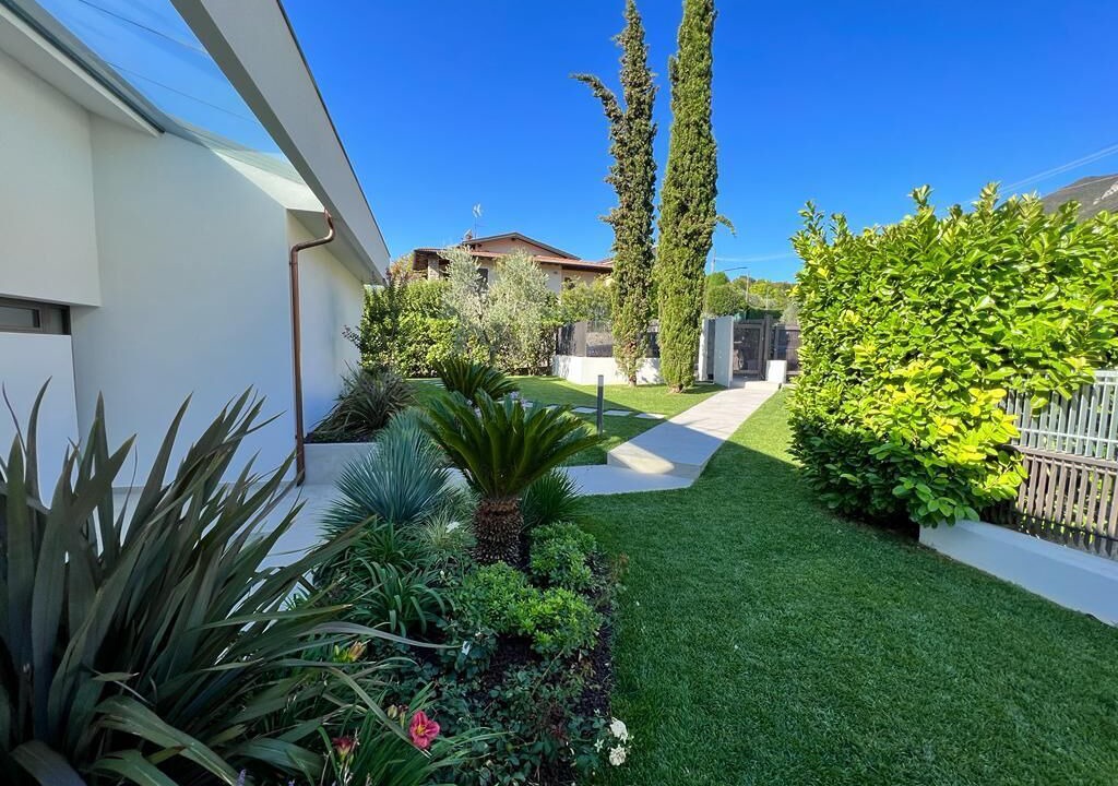 Photo of Outdoor in Roe