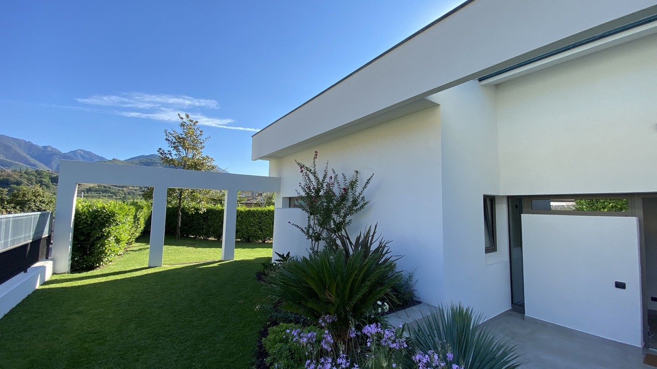 Photo of Outdoor in Roe