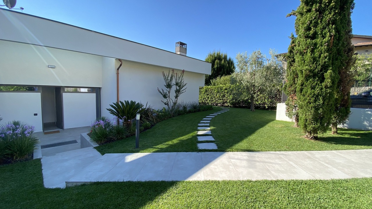 Photo of Outdoor in Roe