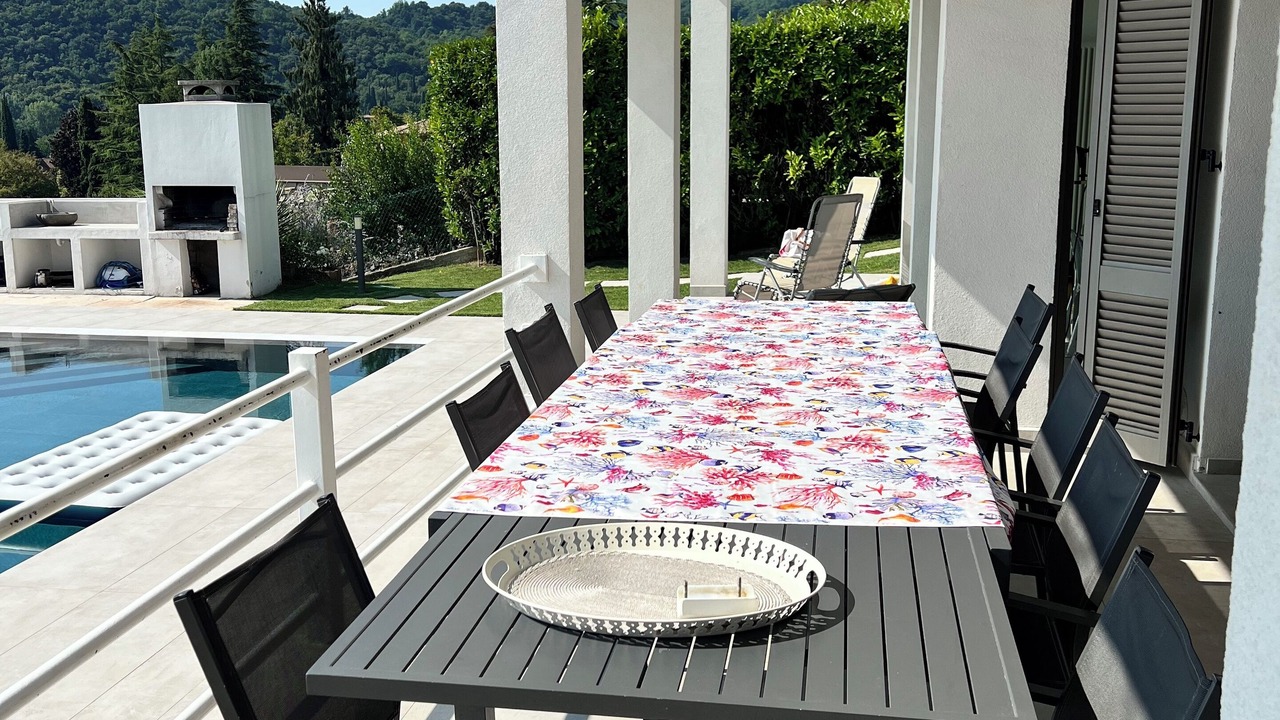 Photo of Outdoor in Roe
