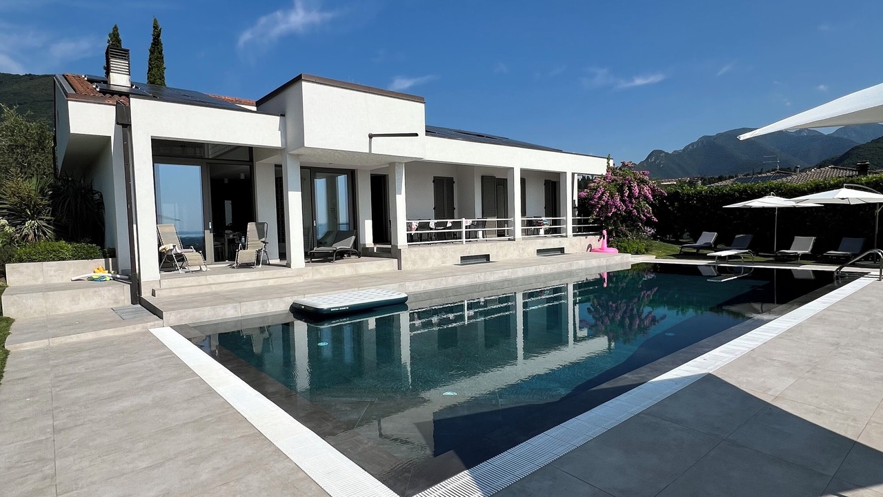 Photo of Outdoor in Roe