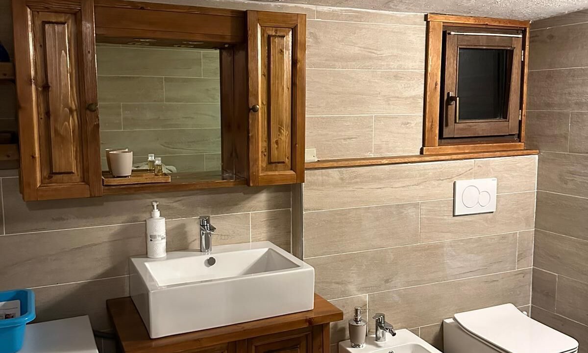 Photo of Bathroom in Dolonne