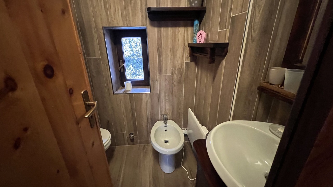 Photo of Bathroom in Dolonne