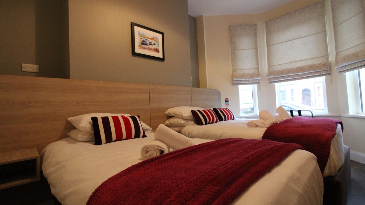 Photo of Bedroom in Queens Quarter