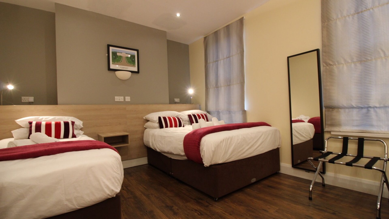 Photo of Bedroom in Queens Quarter
