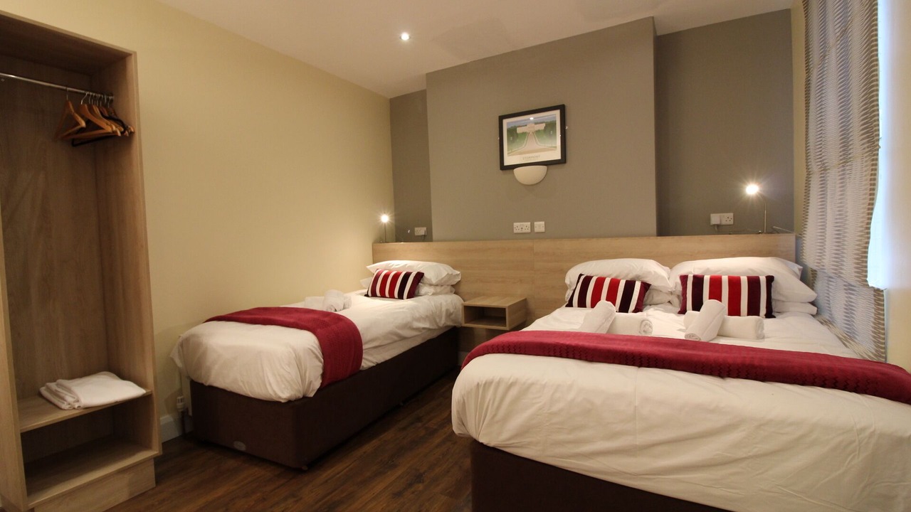 Photo of Bedroom in Queens Quarter