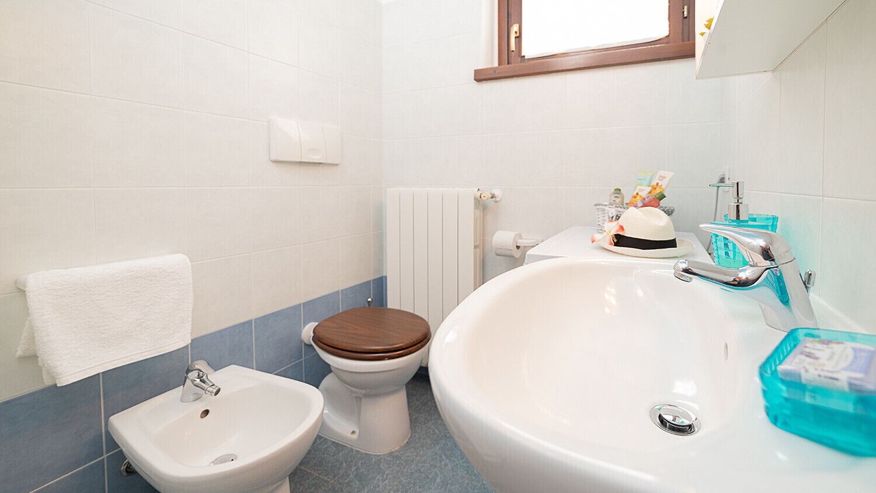 Photo of Bathroom in Cola