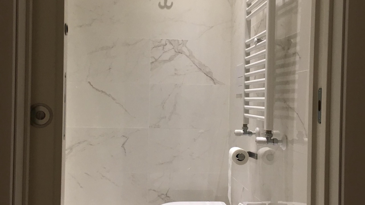 Photo of Bathroom in Naples City Centre