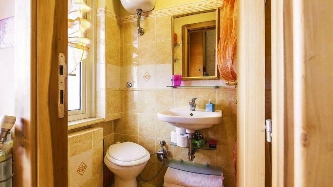Photo of Bathroom in EUR