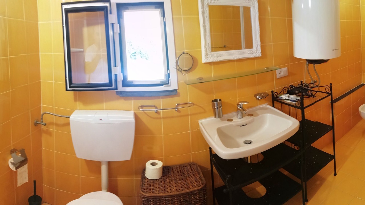 Photo of Bathroom in Lavaggiorosso