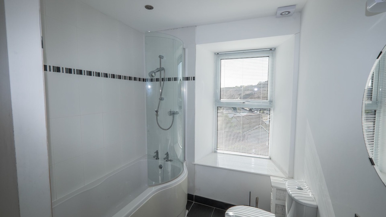 Photo of Bathroom in Port Isaac