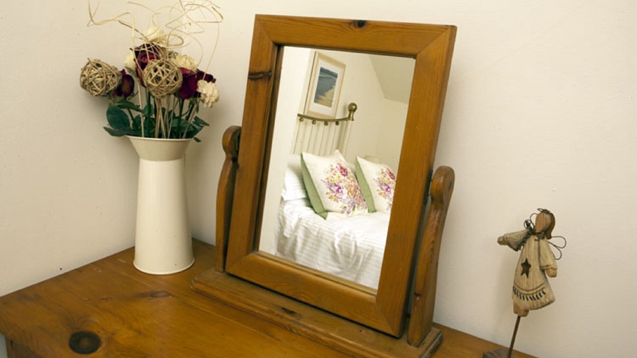 Photo of Bedroom in Looe
