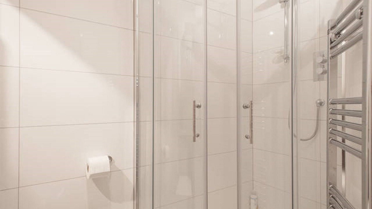 Photo of Bathroom in Bethnal Green