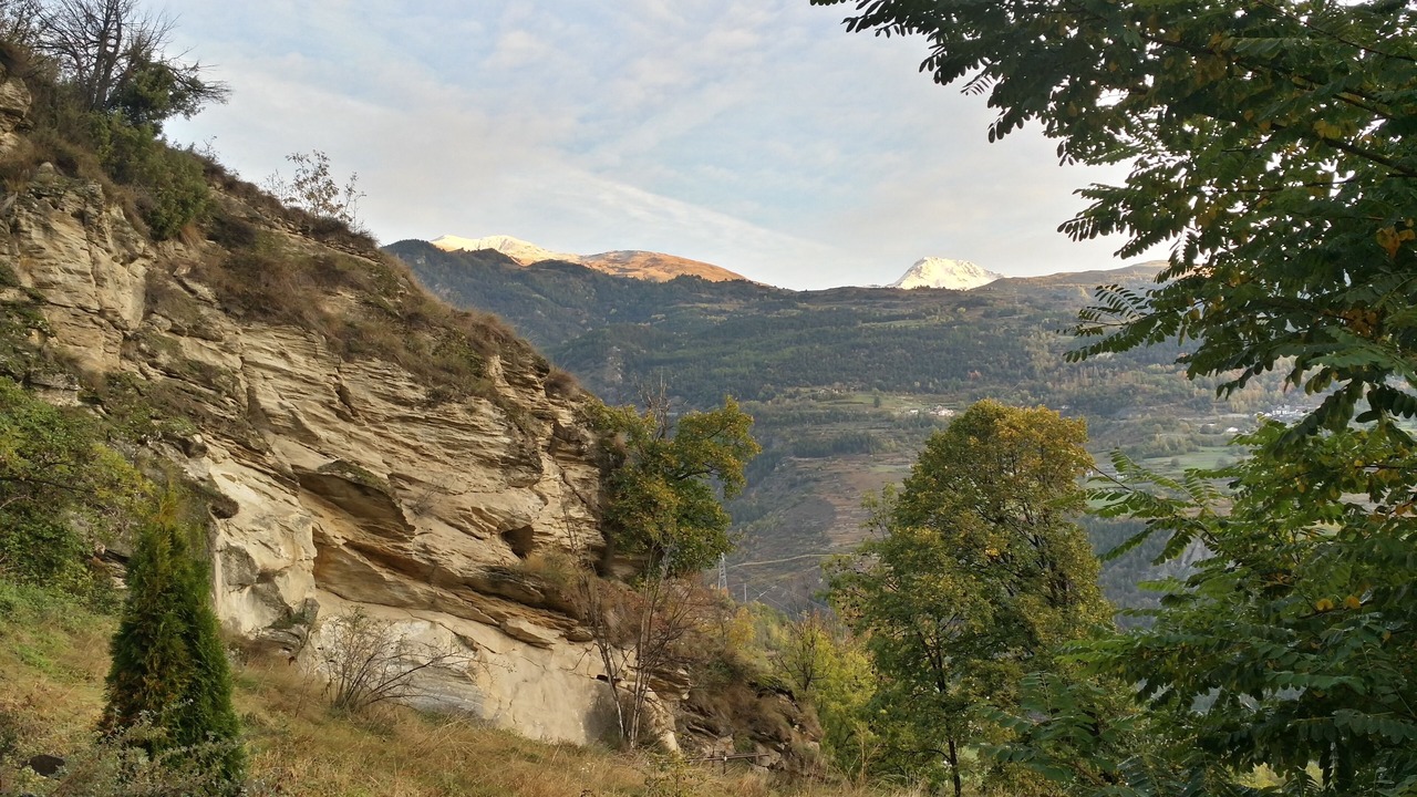 Photo of Outdoor in Introd