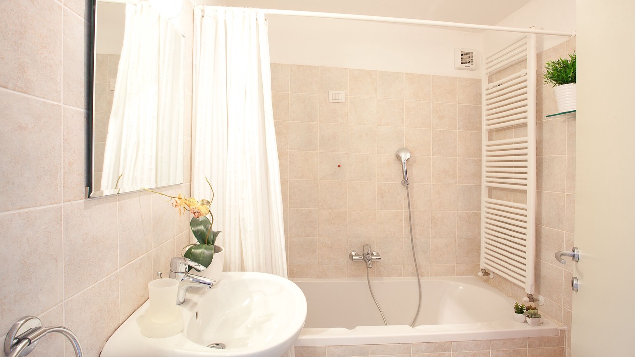 Photo of Bathroom in Menaggio