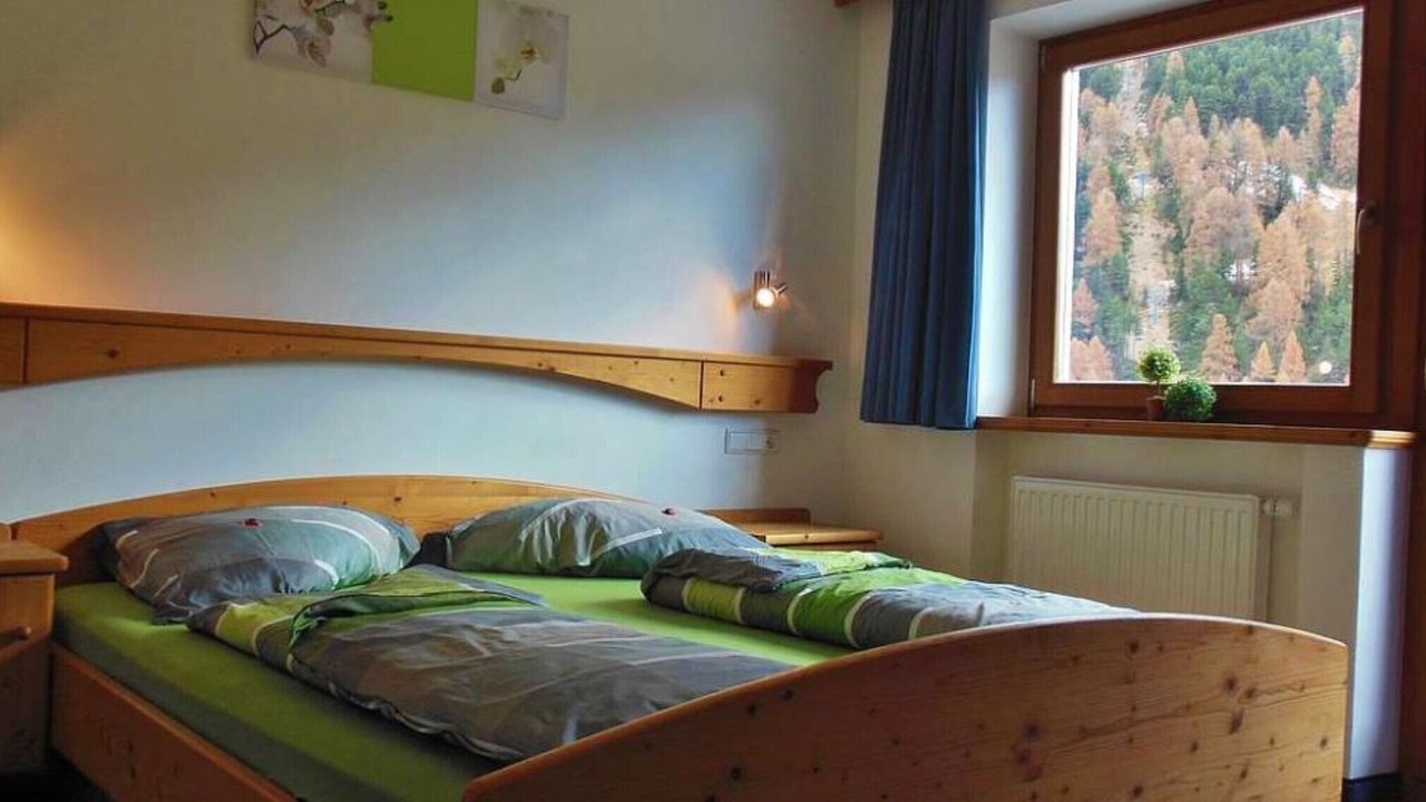 Photo of Bedroom in Melago