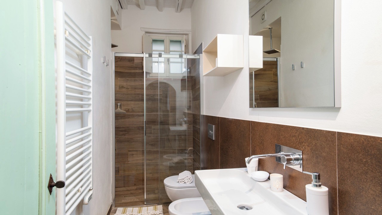 Photo of Bathroom in Simignano
