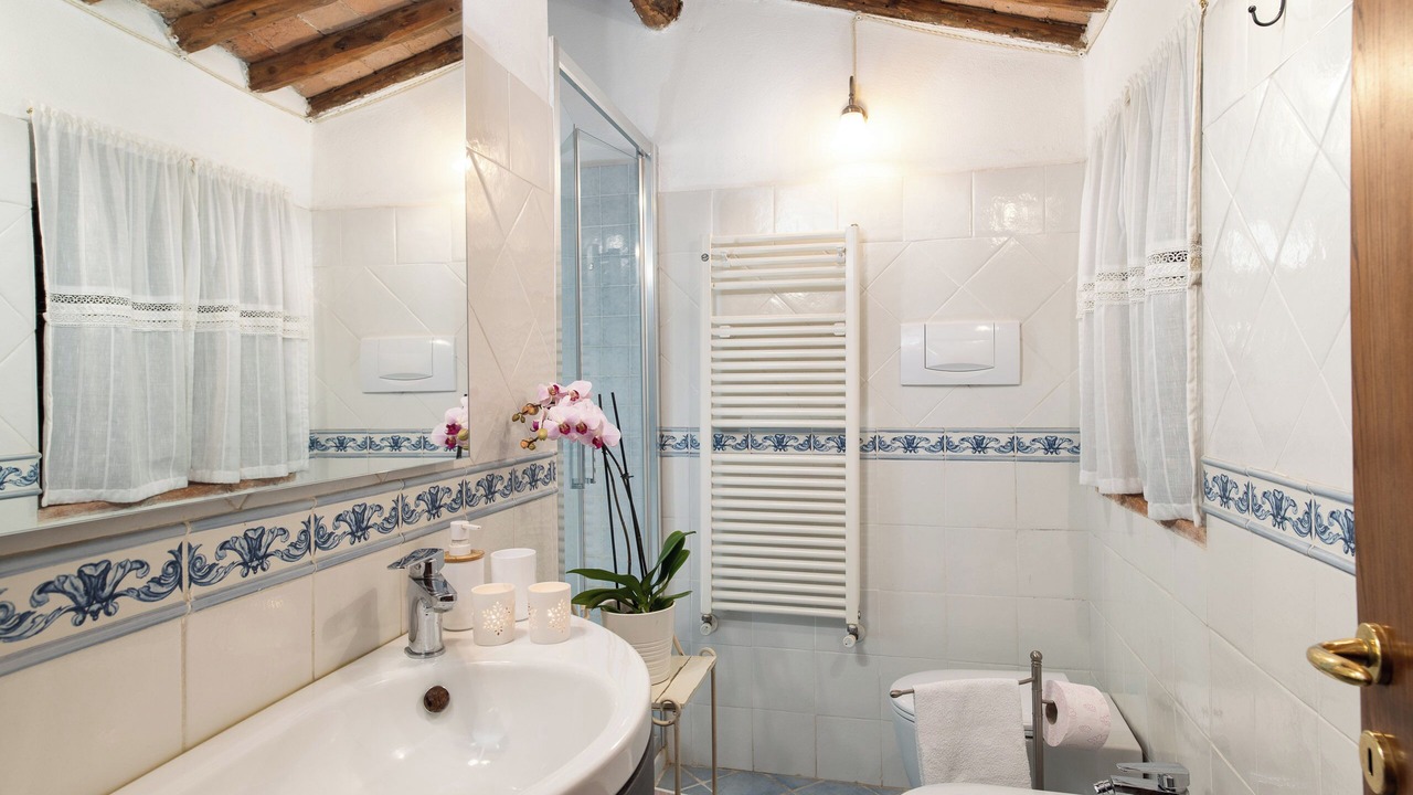 Photo of Bathroom in Simignano