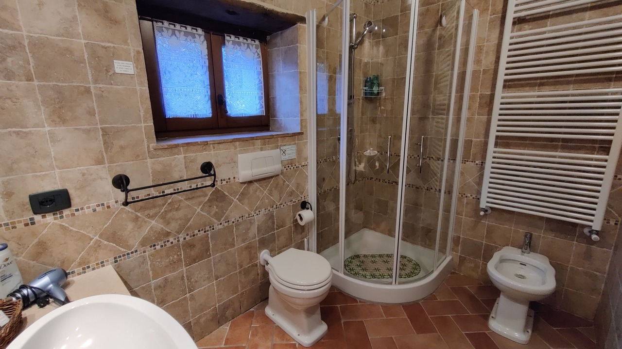 Photo of Bathroom in Cortona