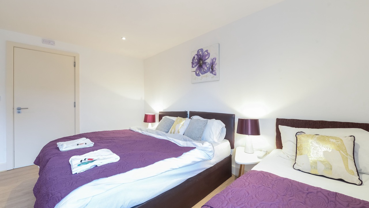 Photo of Bedroom in Island Gardens