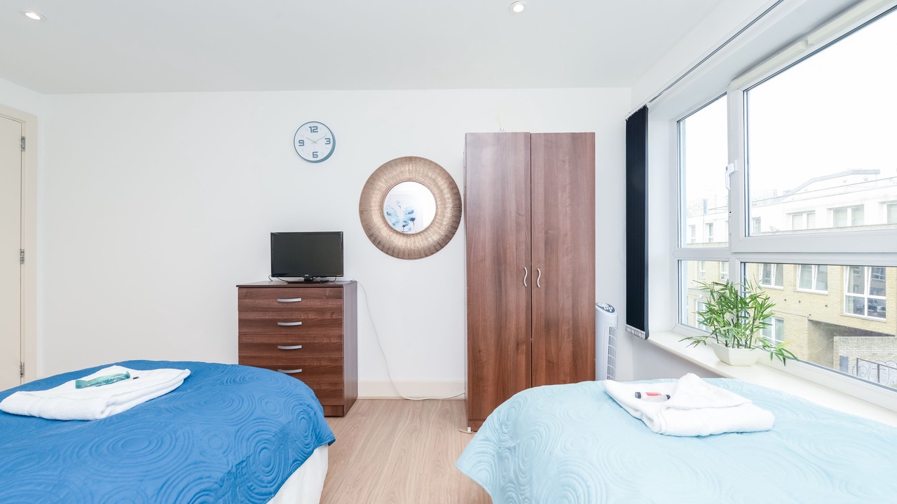 Photo of Bedroom in Island Gardens