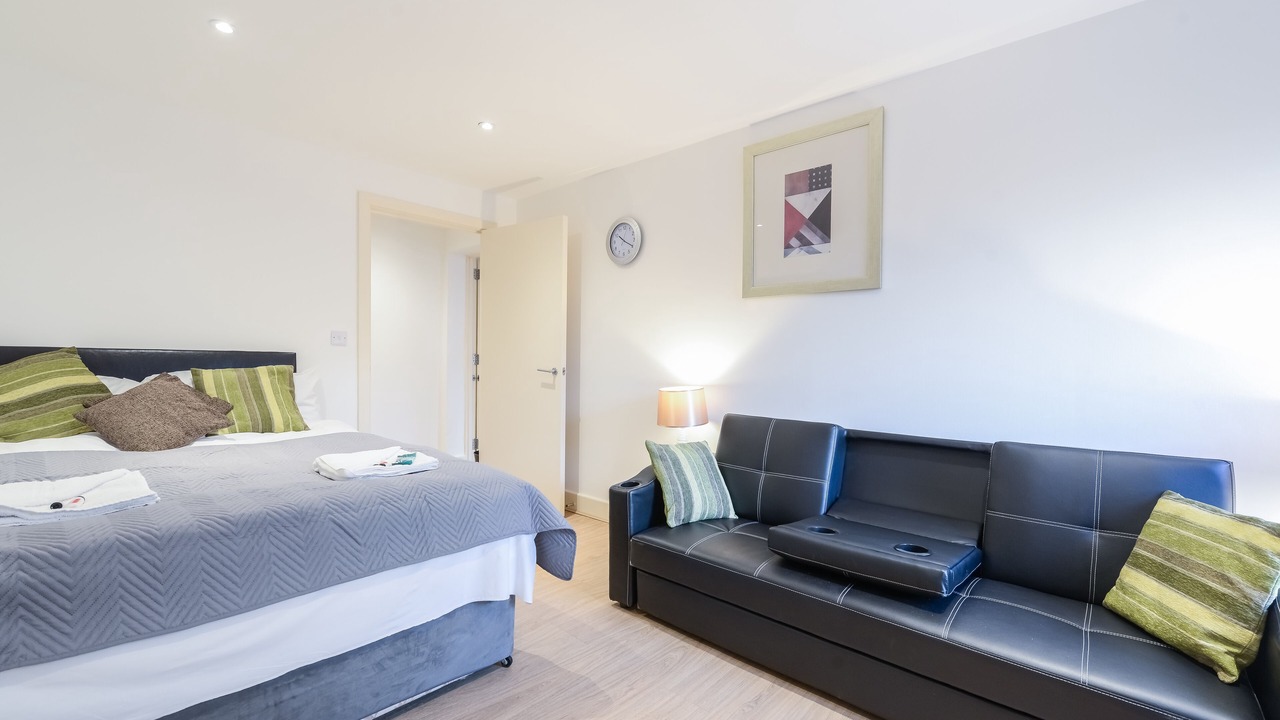 Photo of Bedroom in Island Gardens