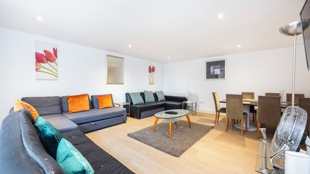 Photo of Livingroom in Island Gardens