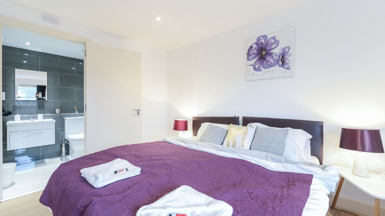 Photo of Bedroom in Island Gardens