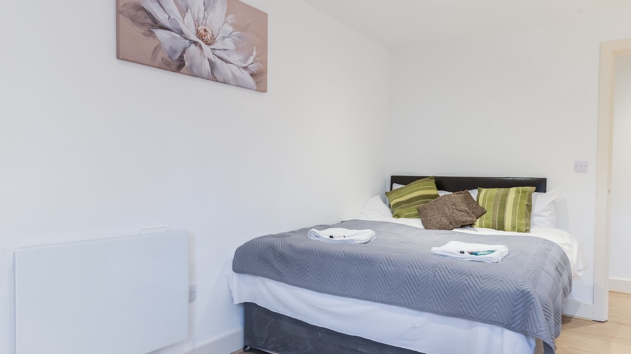 Photo of Bedroom in Island Gardens
