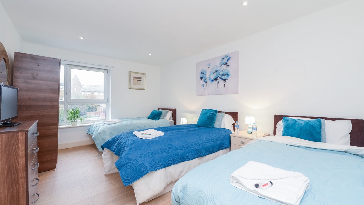 Photo of Bedroom in Island Gardens