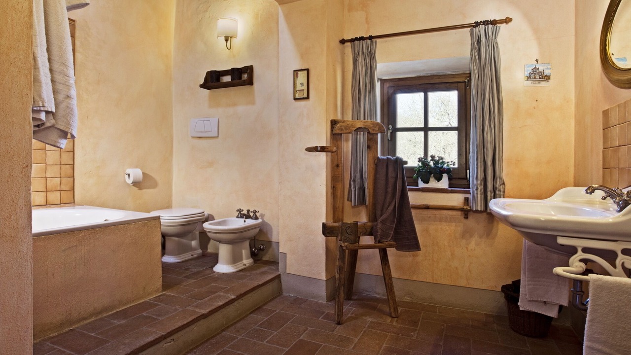 Photo of Bathroom in Gaiole in Chianti