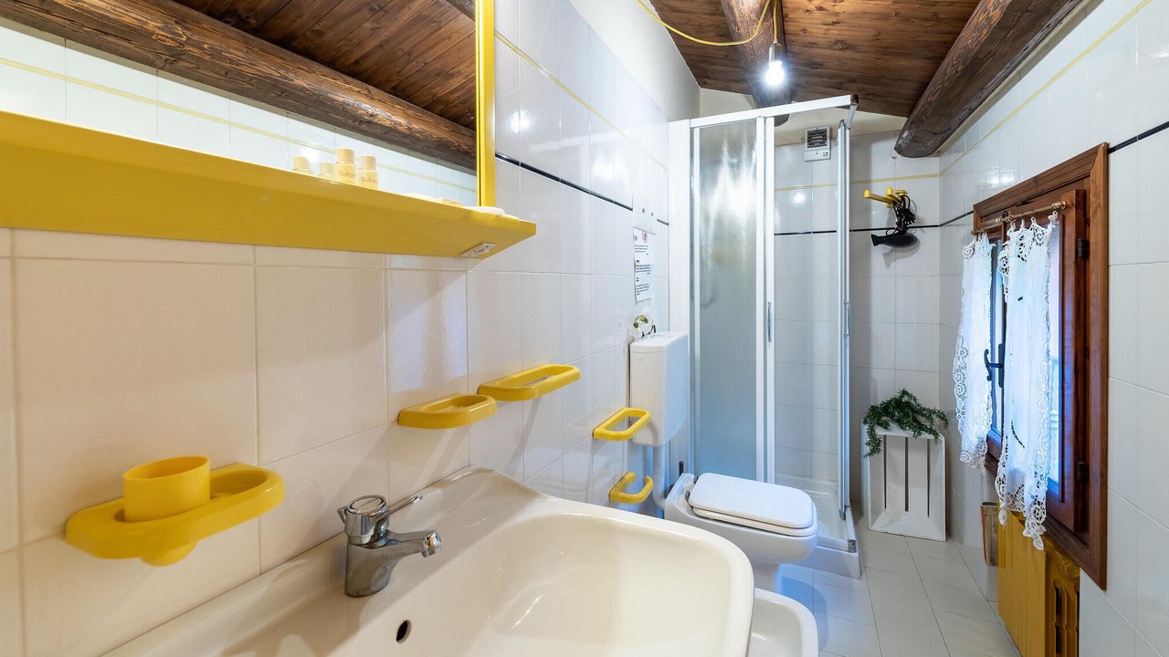 Photo of Bathroom in Valnogaredo