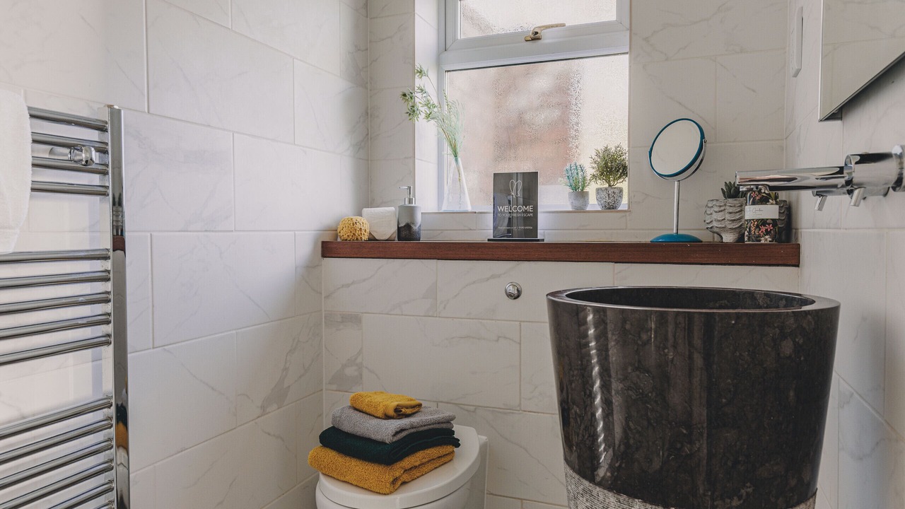 Photo of Bathroom in Teignmouth