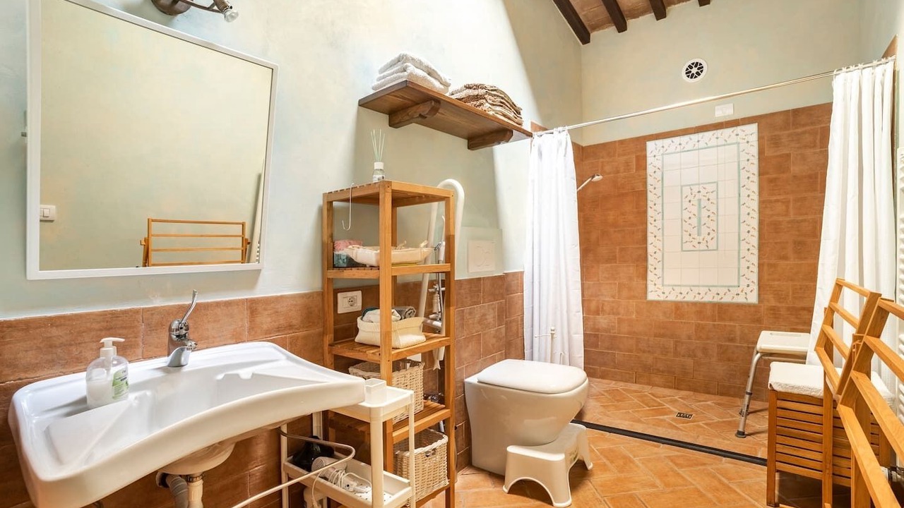 Photo of Bathroom in Colpetrazzo