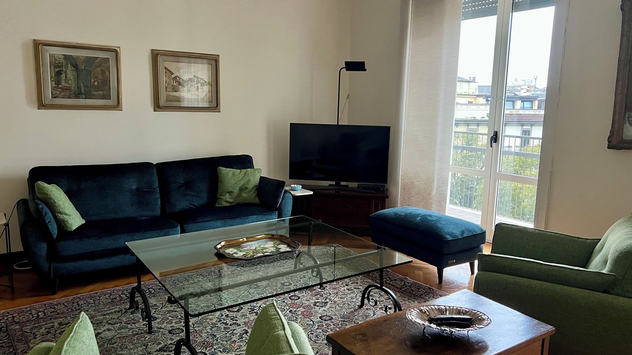 Photo of Livingroom in Magenta