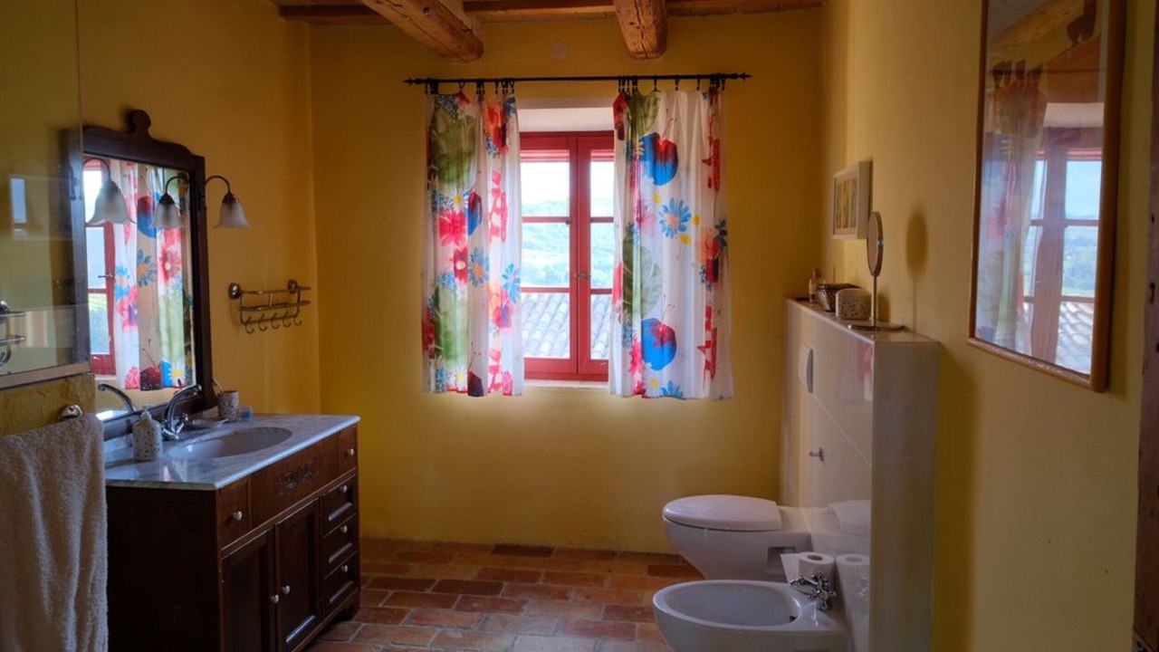Photo of Bathroom in Montecarotto
