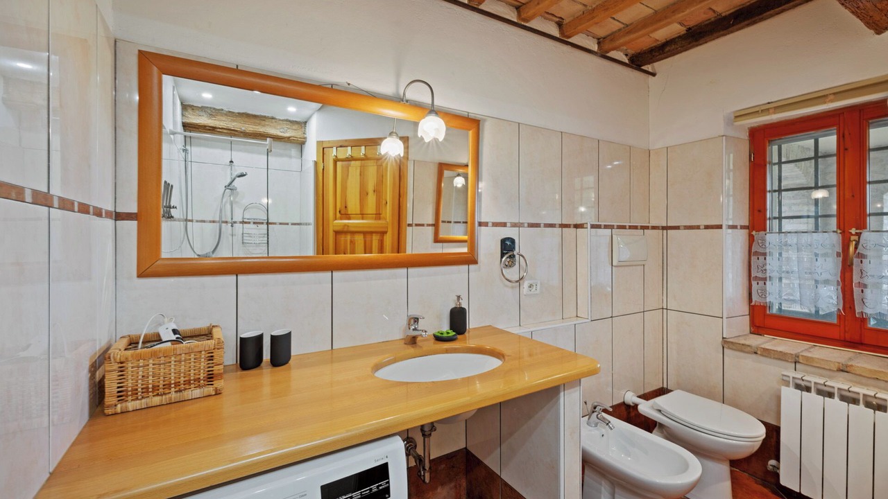 Photo of Bathroom in Rupoli