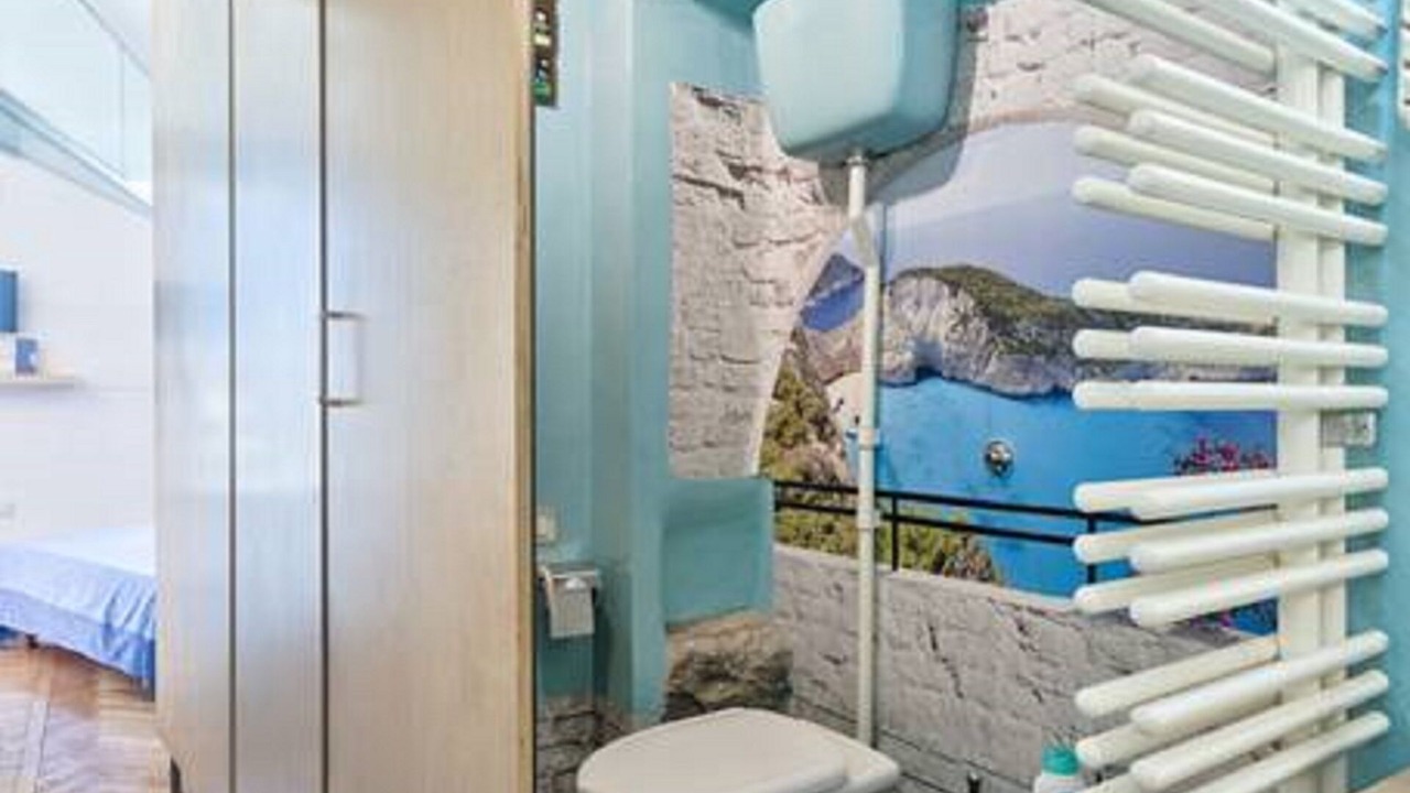 Photo of Bathroom in Roman Quarter
