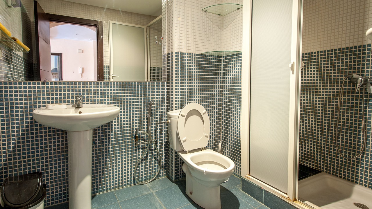 Photo of Bathroom in Majorelle