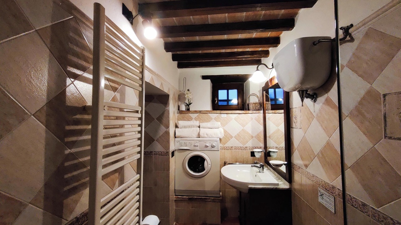 Photo of Bathroom in Cortona