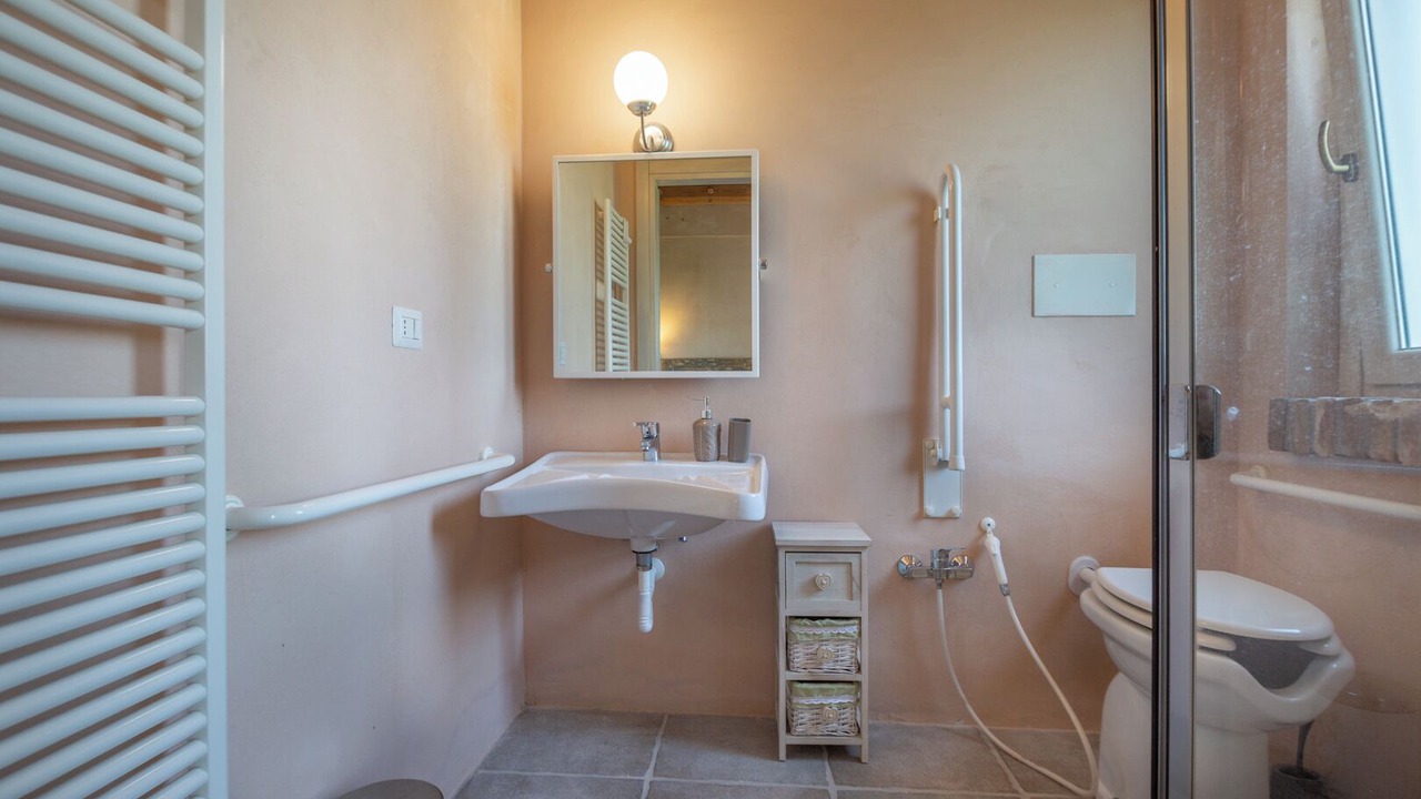 Photo of Bathroom in Castilenti