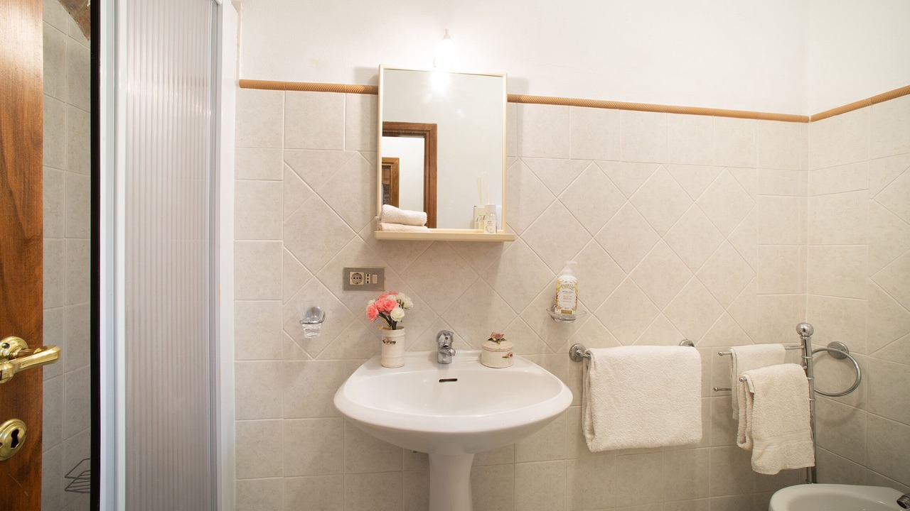 Photo of Bathroom in Romola