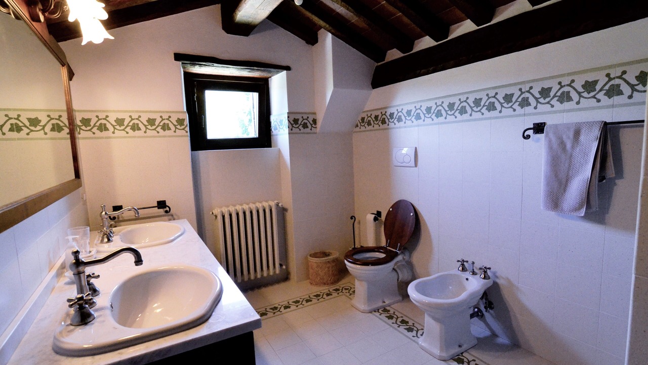 Photo of Bathroom in Cortona