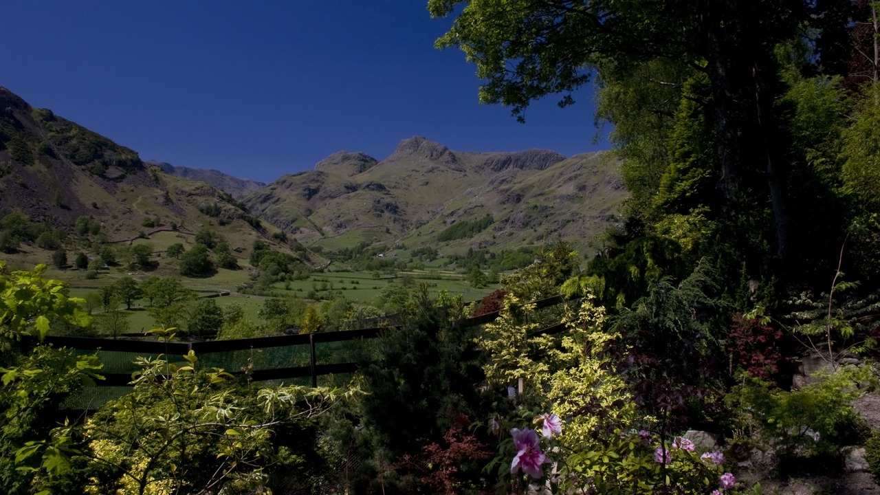 Photo of Outdoor in Chapel Stile